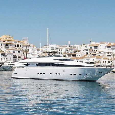 Super Yacht Located In Puerto Banus Hotel Marbella Luaran gambar