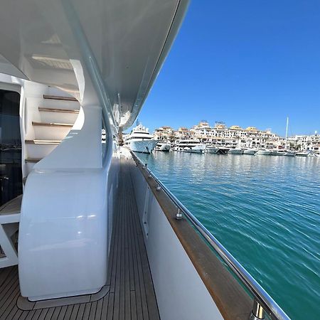 Super Yacht Located In Puerto Banus Hotel Marbella Luaran gambar