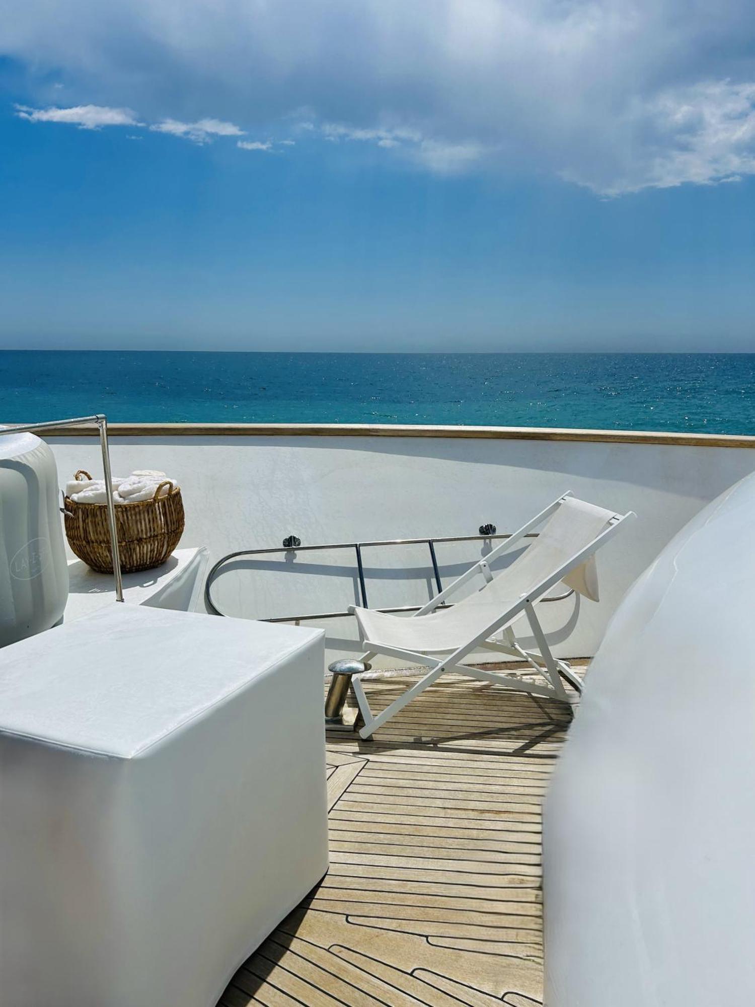 Super Yacht Located In Puerto Banus Hotel Marbella Luaran gambar